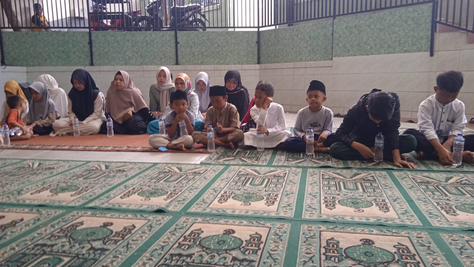 Santunan Anak Yatim di Masjid Jami Attohir Desa Cipanas